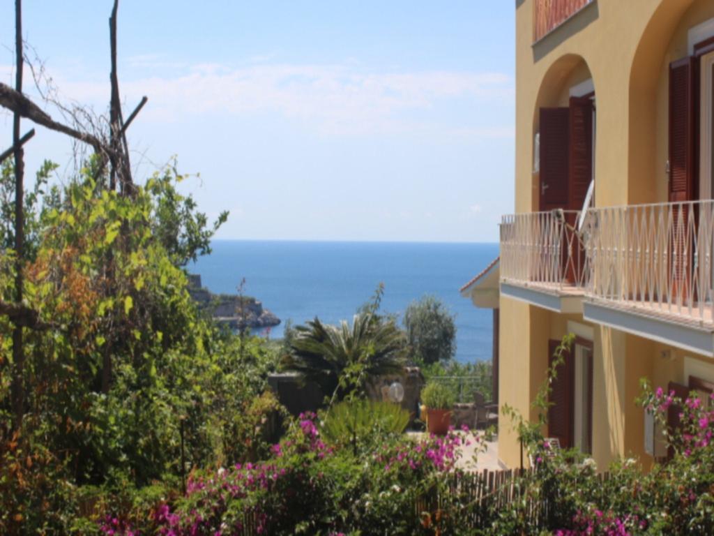 Faraglioni Di Sorrento Guesthouse Ruang foto